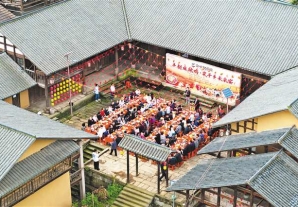 一位全国人大代表与丰都金龙寨村村民的约定—“你们放心种放心养，我们想办法来卖！” ...