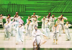 穿越千年还原诗圣跌宕起伏人生 重庆原创舞剧《杜甫》冲刺文华奖 ...