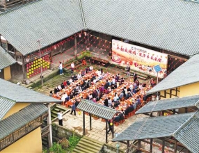 一位全国人大代表与丰都金龙寨村村民的约定—“你们放心种放心养，我们想办法来卖！” ...