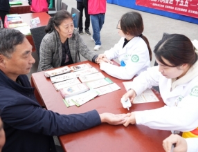 涪陵：弘扬雷锋精神 志愿服务暖民心