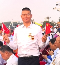 重庆“的哥”殷其龙现场观礼阅兵：心潮澎湃，为祖国繁荣富强骄傲、自豪 ...