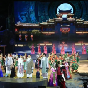 2025恩施爱情电影展推介仪式在腾龙洞举行 高圆圆、张天爱、钟楚曦等亮相 ...