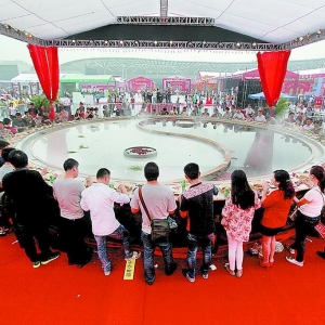 重庆金秋消费季推出500余场活动 沿江1200米长 万人火锅宴有多壮观 ...