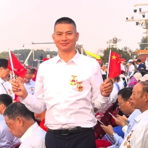 重庆“的哥”殷其龙现场观礼阅兵：心潮澎湃，为祖国繁荣富强骄傲、自豪 ...