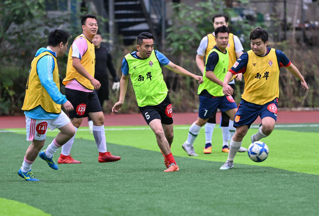 渝超南岸队训练现场。南岸区融媒体中心 崔景印 摄