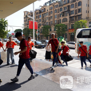 奉节诗橙队抵云 云阳创意迎客