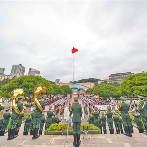 重庆人民广场举行元旦升国旗仪式