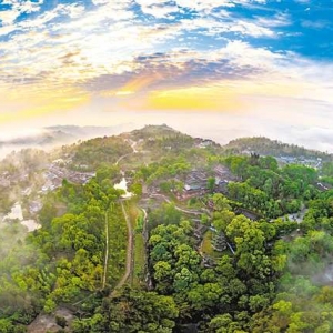 大足宝顶山景区入选“2026年全国金秋朝霞晚霞观赏地图”
